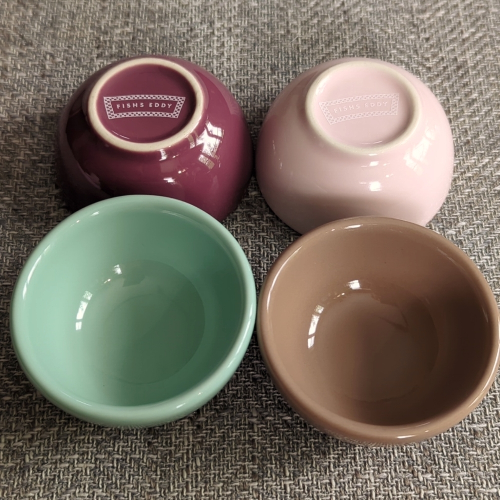 FISHS EDDY Small Bowls (set of 4)